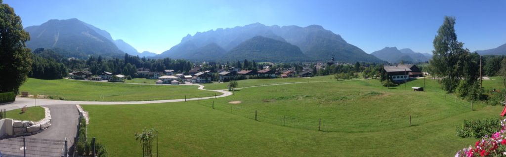 Panoramaansicht vom Balkon von Wohnung 3